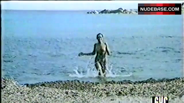Zeudi Araya Completely Nude On Beach Mr Robinson 0 14 NudeBase
