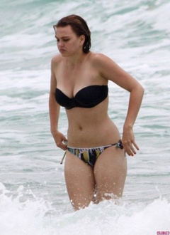 8. Aimee Teegarden – bikini, 2011