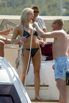 4. Abi Titmuss – black bikini, 2006