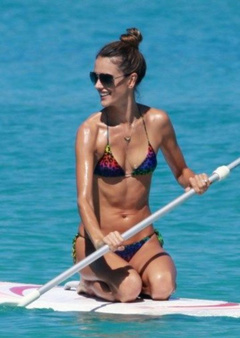 8. Alessandra Ambrosio – bikini, 2010