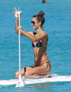 9. Alessandra Ambrosio – bikini, 2010