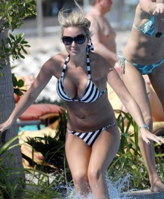 2. Alex Curran – bikini by the pool, 2008
