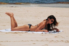 10. Ali Landry – bikini, 2009