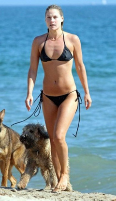 3. Ali Larter – black bikini, 2008