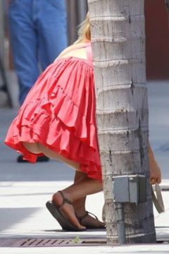 4. Ali Larter – upskirt, 2009