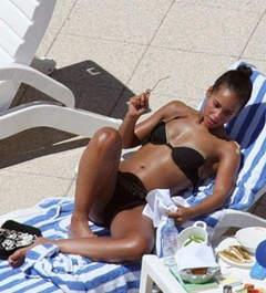 5. Alicia Keys – black bikini, 2008