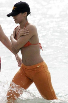 5. Alicia Keys – see through, 2005