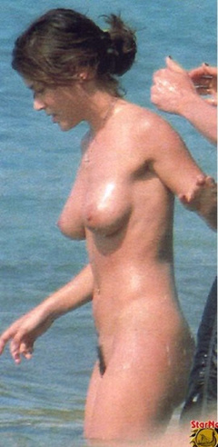 4. Alyssa Milano Naked – Alyssa on the beach, 1999