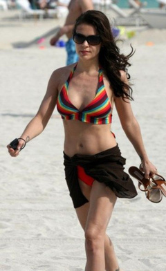 5. Alyssa Milano – bikini, 2007