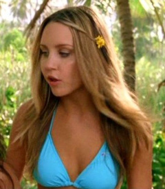 10. Amanda Bynes Sexy – Lovewrecked, 2006