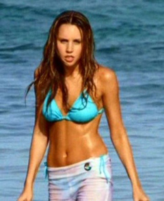 18. Amanda Bynes Sexy – Lovewrecked, 2006