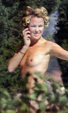 2. Amanda Holden – Topless sunbathing, 2001