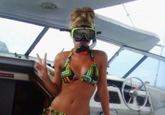 1. Amanda Michalka – bikini, 2008