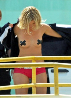 5. Amy Smart – Crank 2 Set, 2008