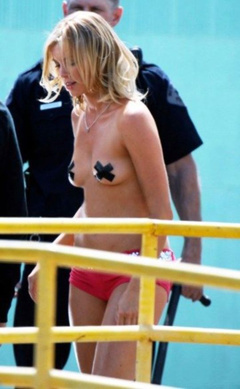 7. Amy Smart – Crank 2 Set, 2008