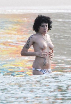 10. Amy Winehouse – Topless swimming, 2008