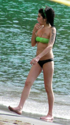 4. Amy Winehouse – green bikini, 2007