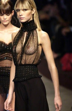 2. Ana Claudia Michels – catwalk oops