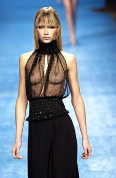 6. Ana Claudia Michels – catwalk oops