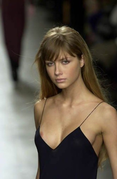 14. Ana Claudia Michels – catwalk oops