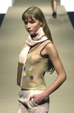 19. Ana Claudia Michels – catwalk oops