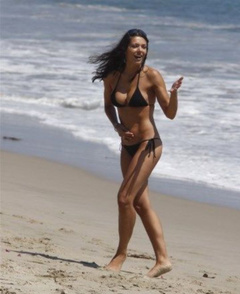 8. Adrianne Curry – bikini, 2009