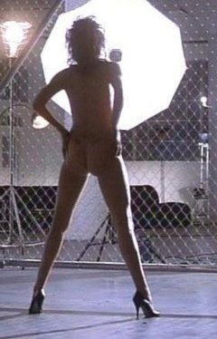 16. Angelina Jolie Naked – Gia, 1998