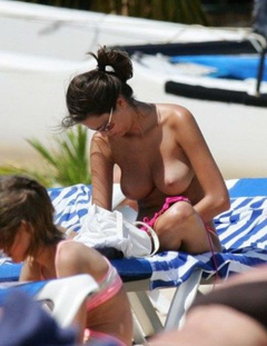 7. Anna Draganska – Topless sunbathing, 2006