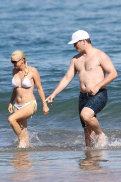 5. Anna Faris – bikini, 2009