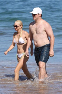 6. Anna Faris – bikini, 2009