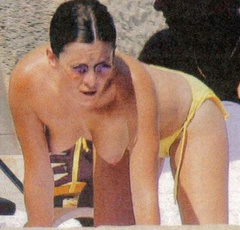 1. Anna Friel – Topless sunbathing, 2003