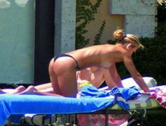 1. Anna Kournikova – Topless sunbathing, 2001
