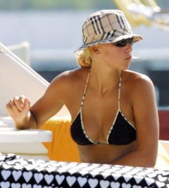 2. Anna Kournikova – black bikini, 2007