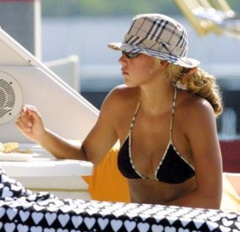 3. Anna Kournikova – black bikini, 2007