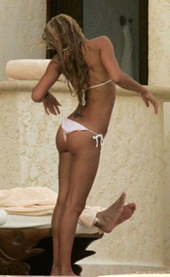 4. Anna Kournikova – white bikini, 2006
