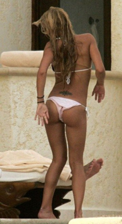 5. Anna Kournikova – white bikini, 2006