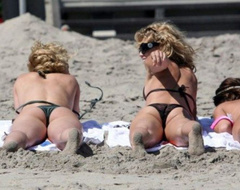 6. AnnaLynne McCord – bikini, 2009