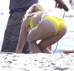 1. AnnaLynne McCord – yellow bikini, 2009