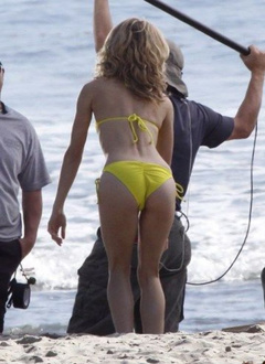 2. AnnaLynne McCord – yellow bikini, 2009