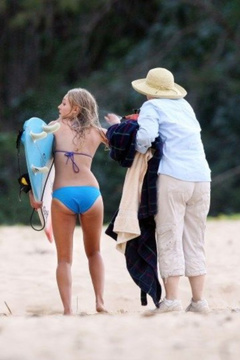 7. AnnaSophia Robb – bikini, 2010