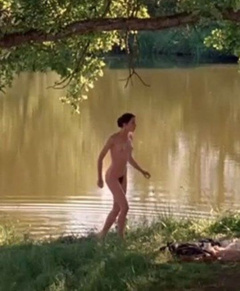 2. Anne Brochet Naked – Tous les matins du monde, 1991