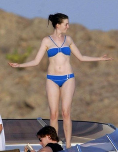 2. Anne Hathaway – blue bikini, 2007