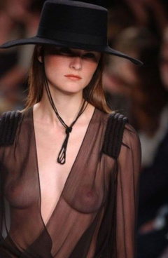 12. Anouck Lepere – catwalk oops