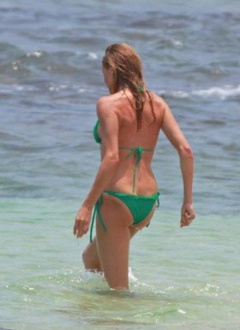 2. Cameron Diaz – bikini, 2009