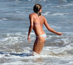 17. Cameron Diaz – bikini, 2009