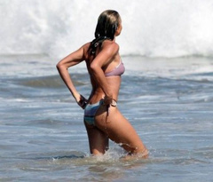 19. Cameron Diaz – bikini, 2009