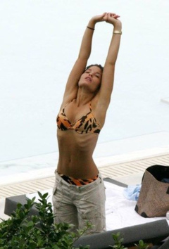 8. Carly Zucker – bikini, 2007