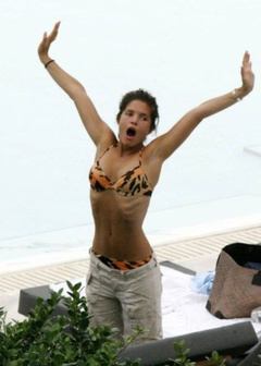 10. Carly Zucker – bikini, 2007