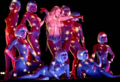 4. Carmen Electra Topless – Crazy Horse, 2009