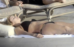 3. Carmen Electra – bikini, 2009